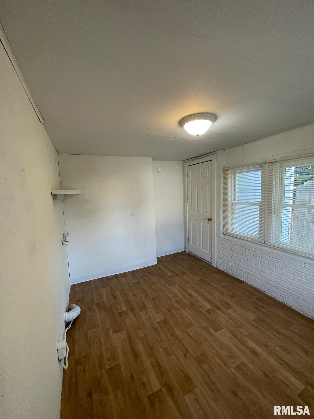 265 Fulton Place Canton, IL 61520 - Photo 9 of 10
