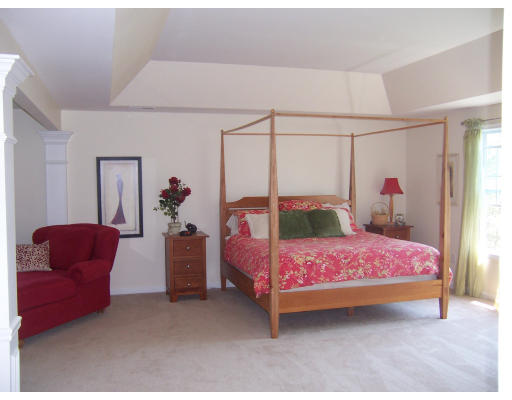 442 Raymond Road Plymouth, MA 02360 - Photo 9 of 10 Gallery Image 9