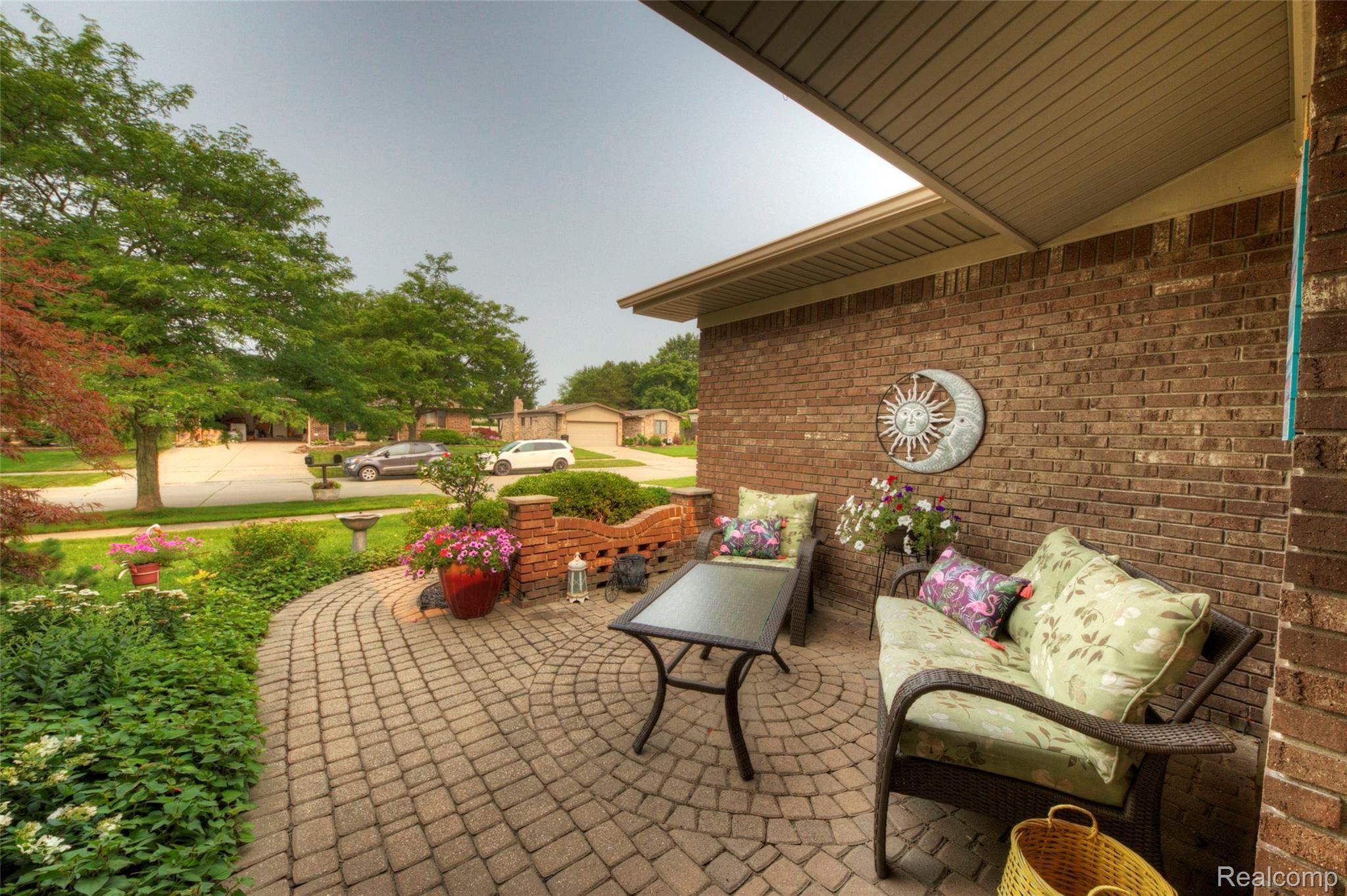 6936 Longwood Road Canton, MI 48187 - Photo 3 of 46 4H8A3394_5_6.jpg