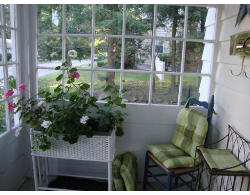 48 Romola Road Worcester, MA 01609 - Photo 3 of 15 Gallery Image 3