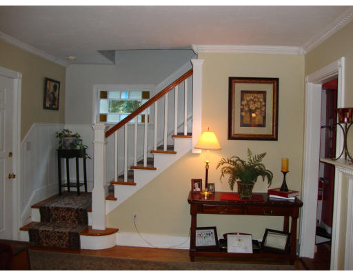 48 Romola Road Worcester, MA 01609 - Photo 6 of 15 Gallery Image 6