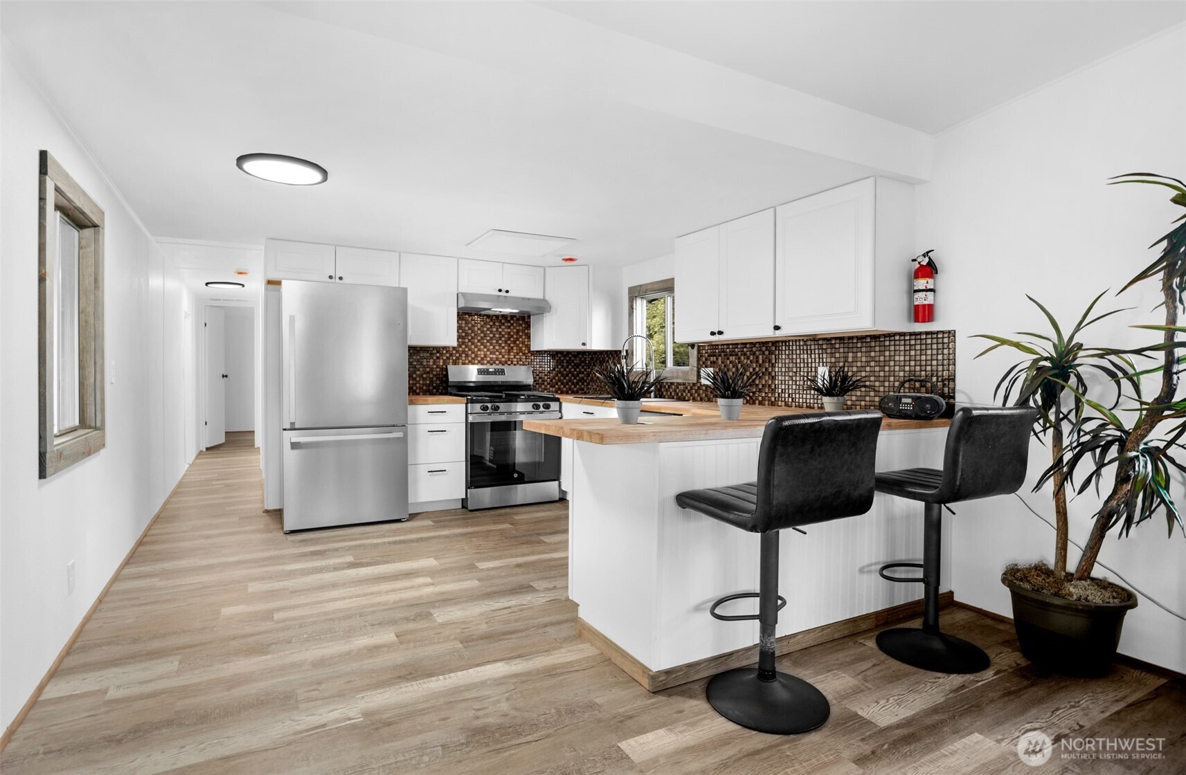 14322 Admiralty Way, Unit 8 Lynnwood, WA 98087 - Photo 2 of 21