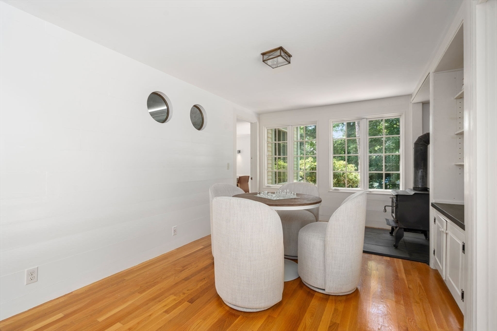 41 Locust Avenue Lexington, MA 02421 - Photo 13 of 34