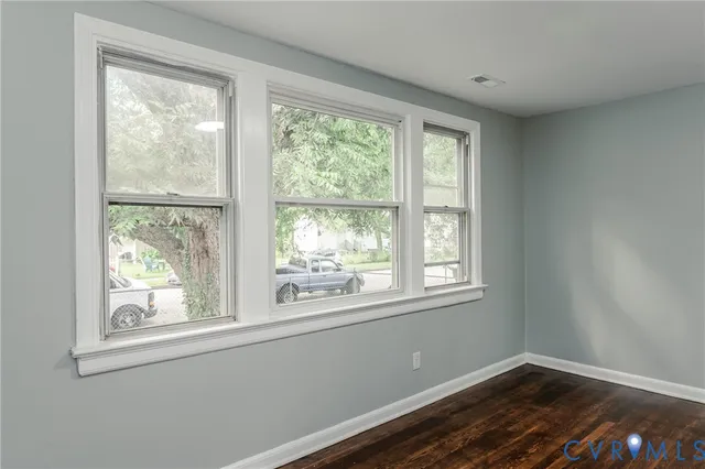 a view of empty room with window