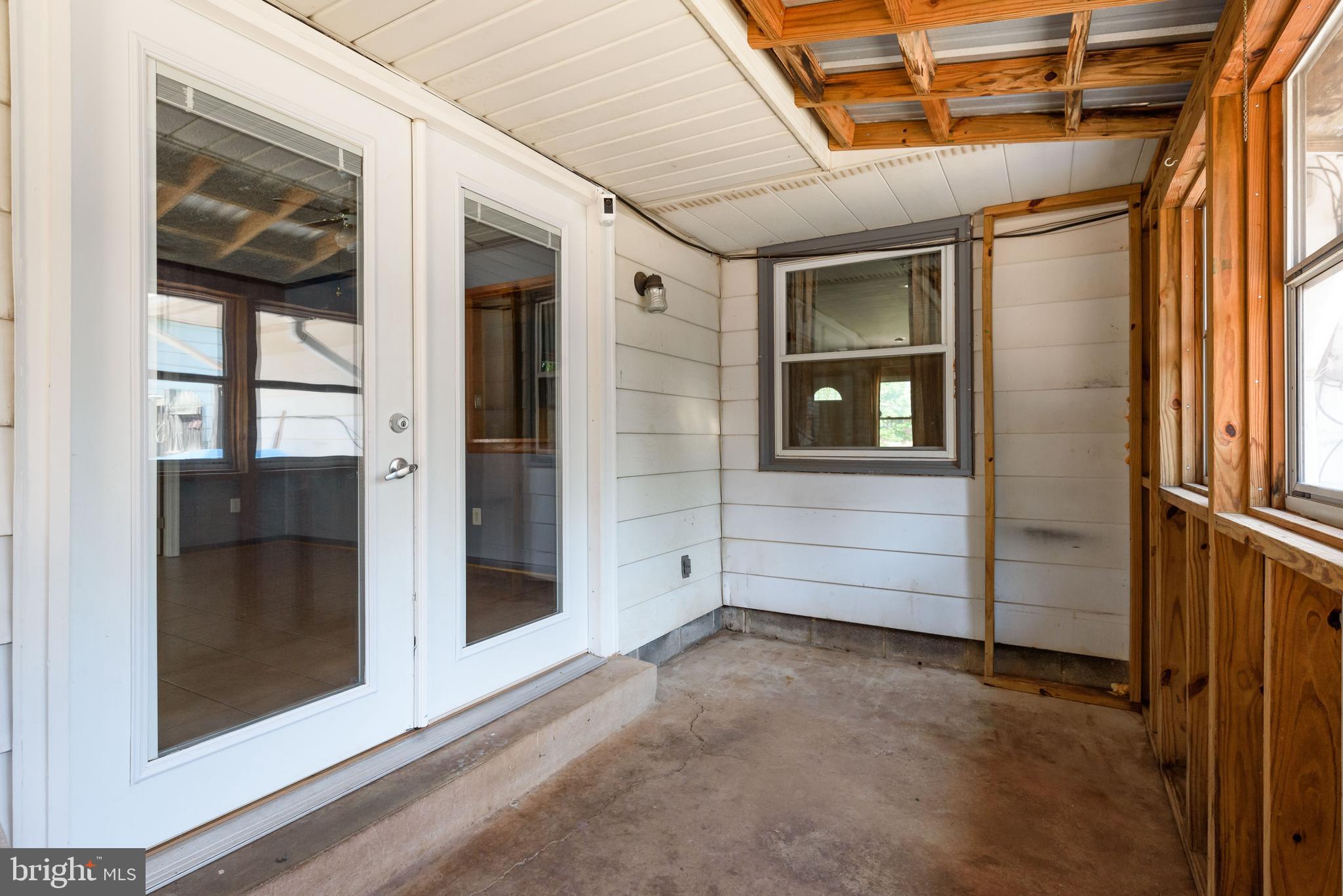 1027 South Hoga Road Sterling, VA 20164 - Photo 12 of 32