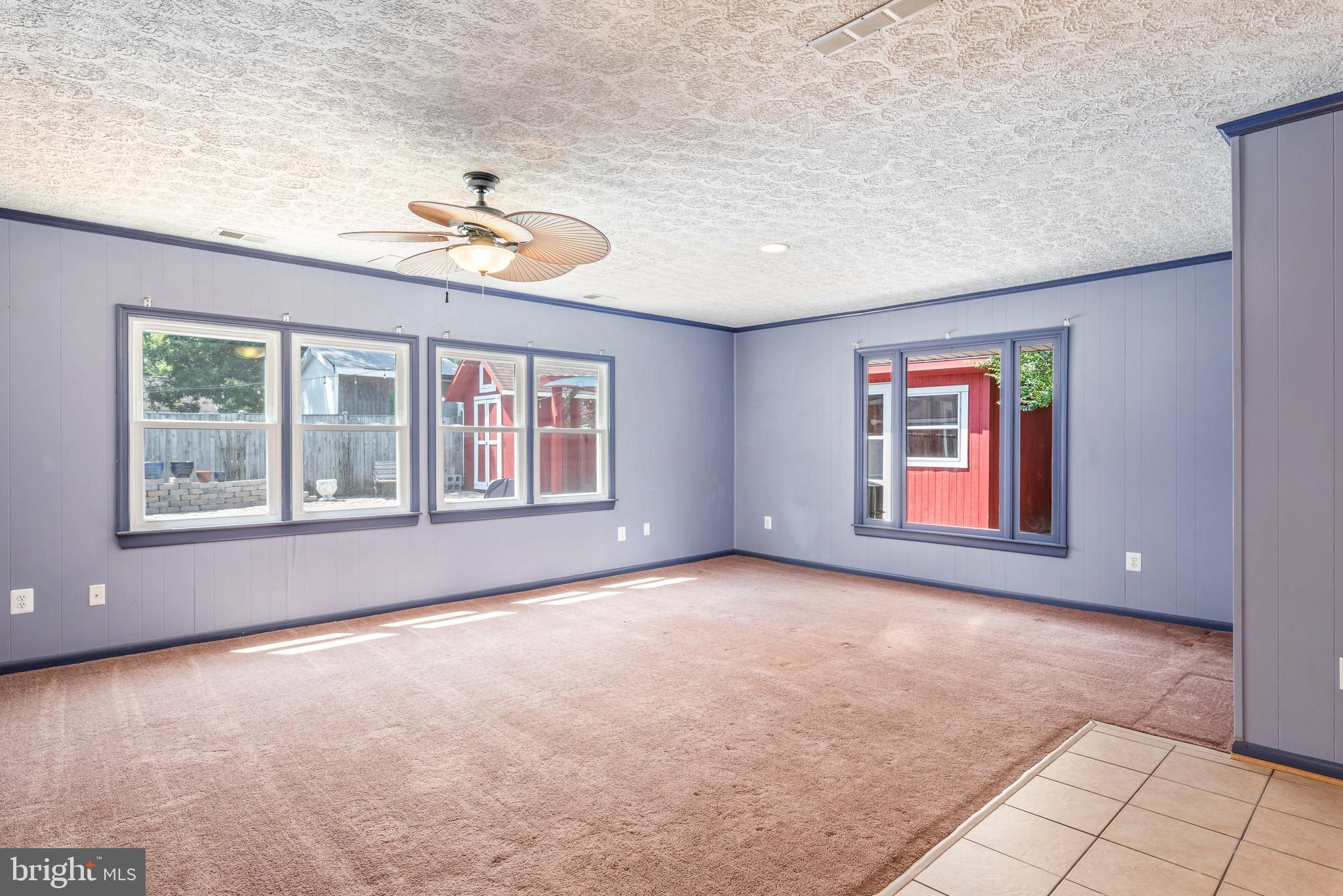 1027 South Hoga Road Sterling, VA 20164 - Photo 5 of 32 Family Room