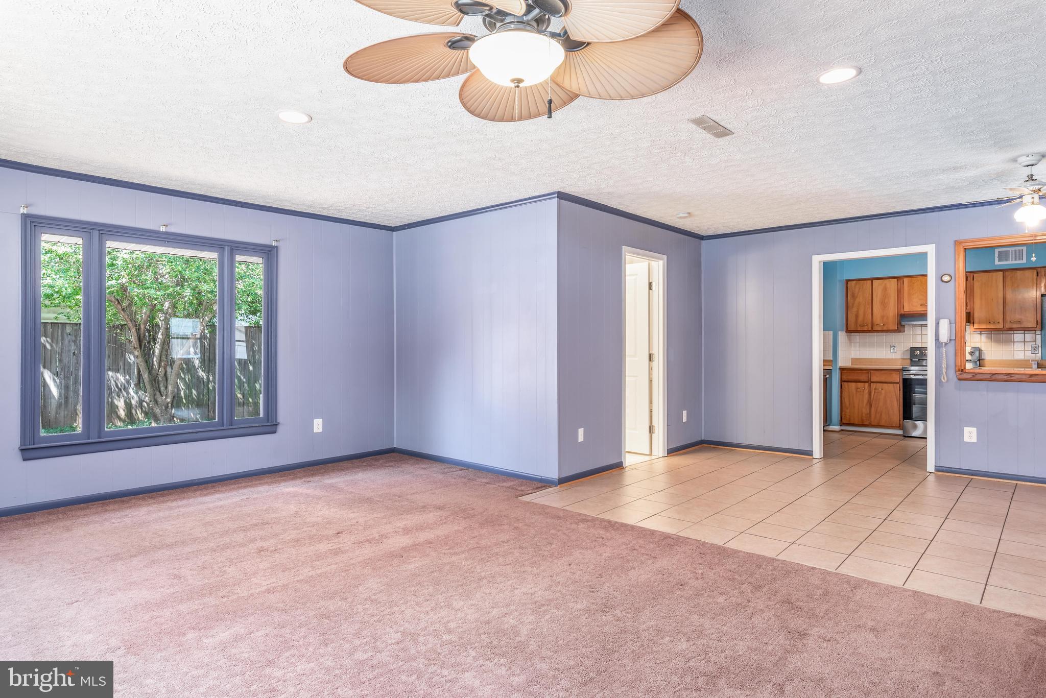 1027 South Hoga Road Sterling, VA 20164 - Photo 7 of 32 Family Room
