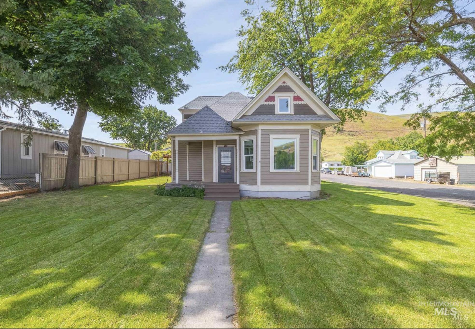 410 High Street Pomeroy, WA 99347 - Photo 2 of 21