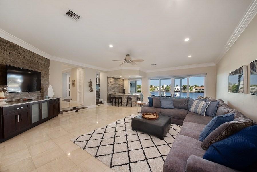 1430 Lands End Road Manalapan, FL 33462 - Photo 9 of 27 Great Room with Bar