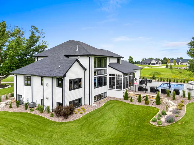 $2,499,000 | 4141 Blackberry Ridge Court, Hobart, WI 54155