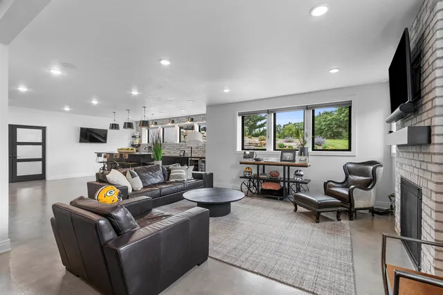 $2,499,000 | 4141 Blackberry Ridge Court, Hobart, WI 54155