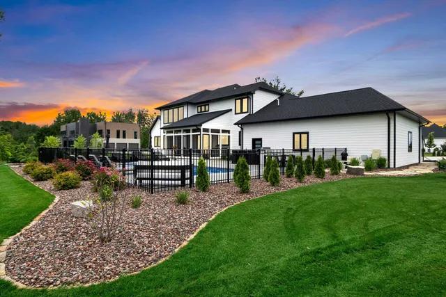 $2,499,000 | 4141 Blackberry Ridge Court, Hobart, WI 54155