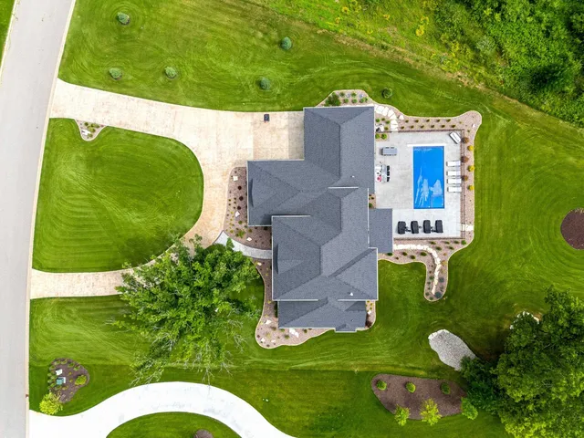 $2,499,000 | 4141 Blackberry Ridge Court, Hobart, WI 54155