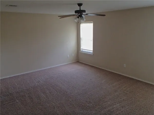 $2,100 | 224 Wildwood Drive, Georgetown, TX 78633