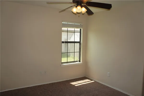 $2,100 | 224 Wildwood Drive, Georgetown, TX 78633