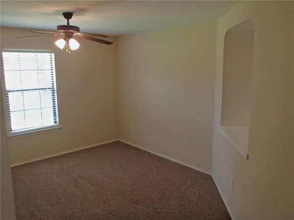 $2,100 | 224 Wildwood Drive, Georgetown, TX 78633