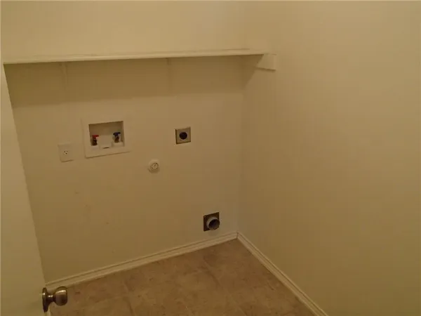 $2,100 | 224 Wildwood Drive, Georgetown, TX 78633