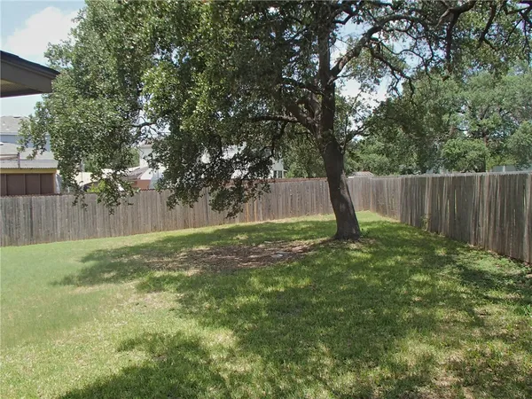 $2,100 | 224 Wildwood Drive, Georgetown, TX 78633