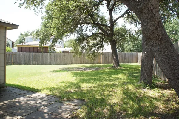 $2,100 | 224 Wildwood Drive, Georgetown, TX 78633
