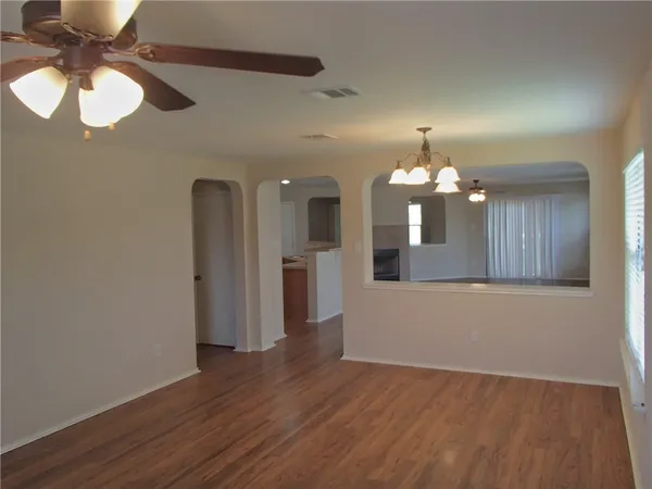 $2,100 | 224 Wildwood Drive, Georgetown, TX 78633