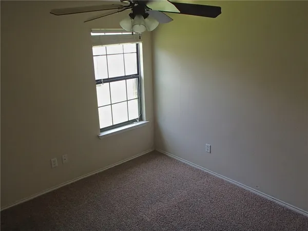 $2,100 | 224 Wildwood Drive, Georgetown, TX 78633