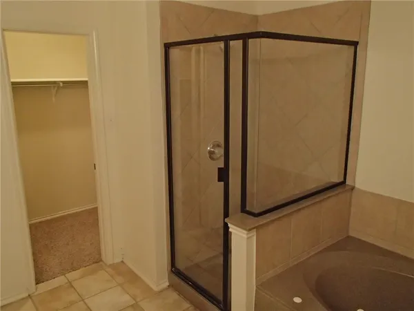 $2,100 | 224 Wildwood Drive, Georgetown, TX 78633