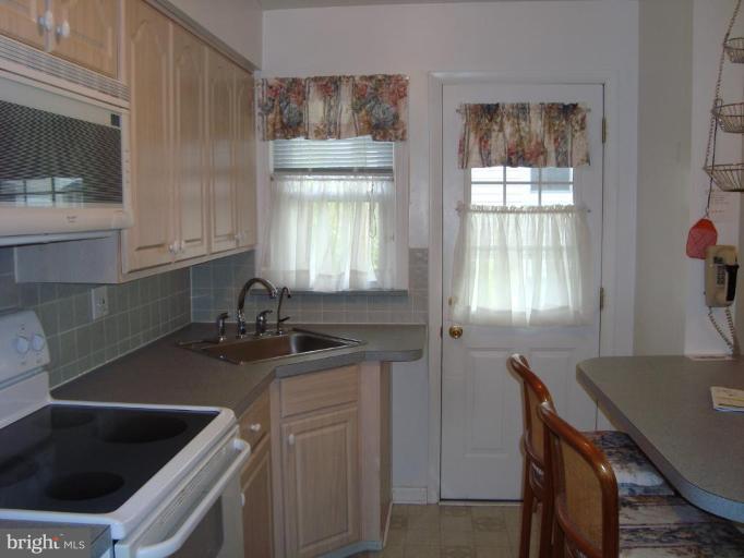 7827 Highpoint Road Parkville, MD 21234 - Photo 16 of 25 Kitchen