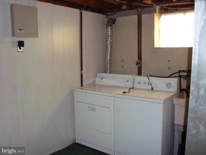 7827 Highpoint Road Parkville, MD 21234 - Photo 19 of 25 Laundry Area 1