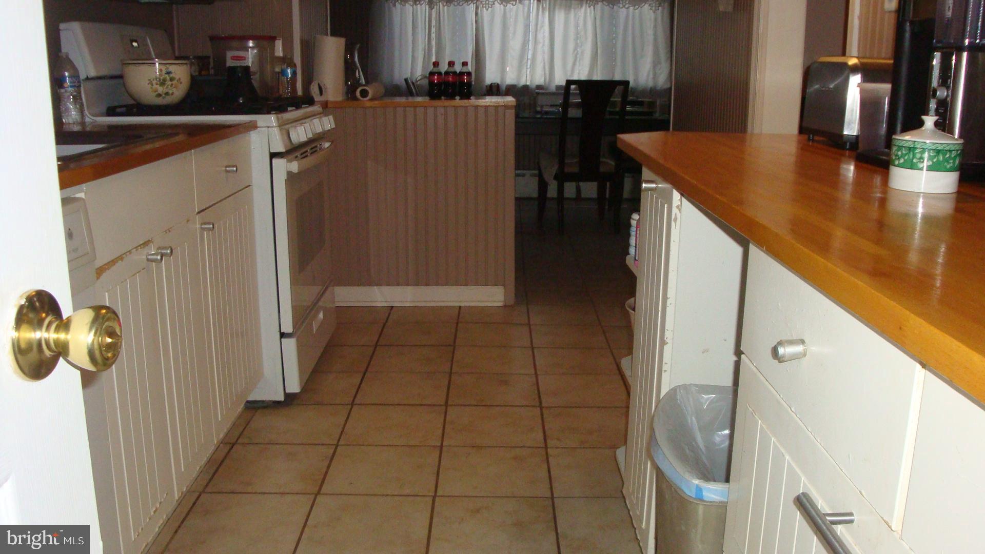 118 Copley Road Upper Darby, PA 19082 - Photo 12 of 17