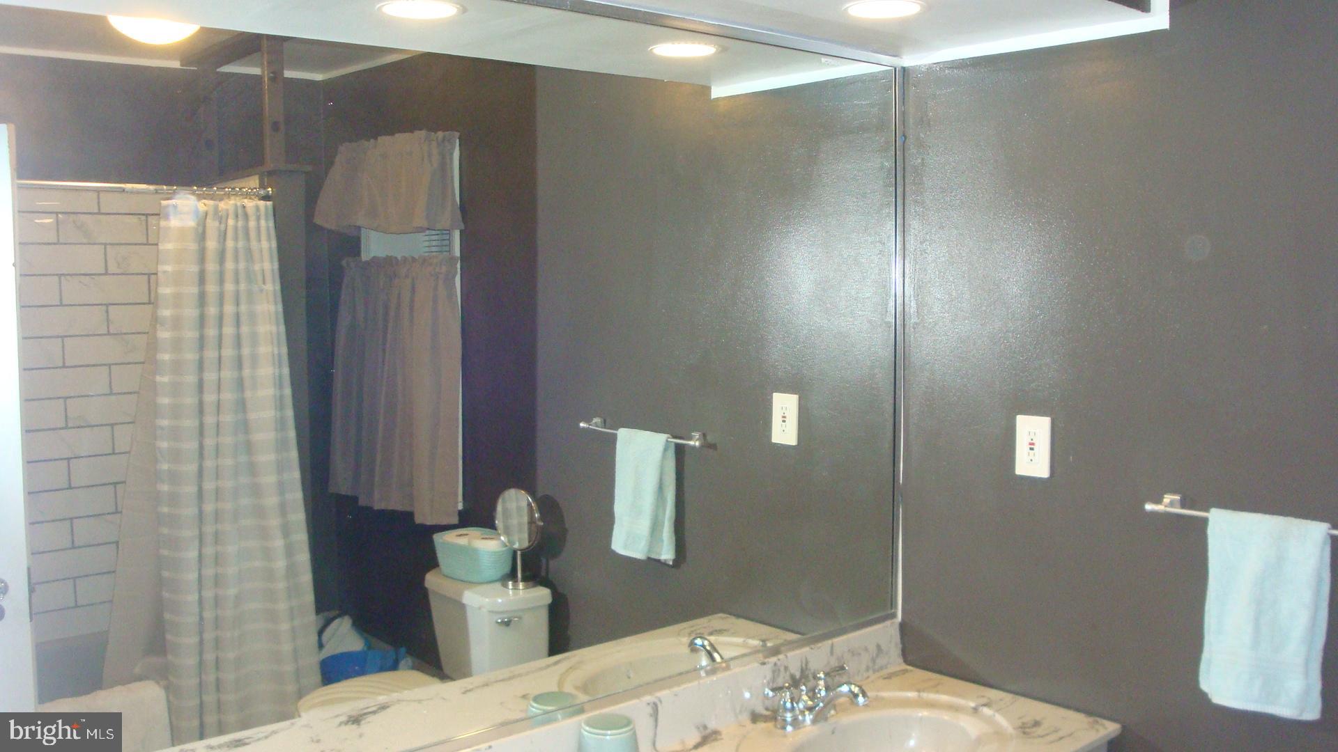 118 Copley Road Upper Darby, PA 19082 - Photo 15 of 17