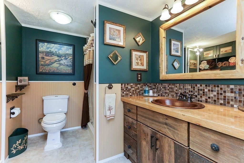 86 Oak Ridge Road Lunenburg, MA 01462 - Photo 11 of 32