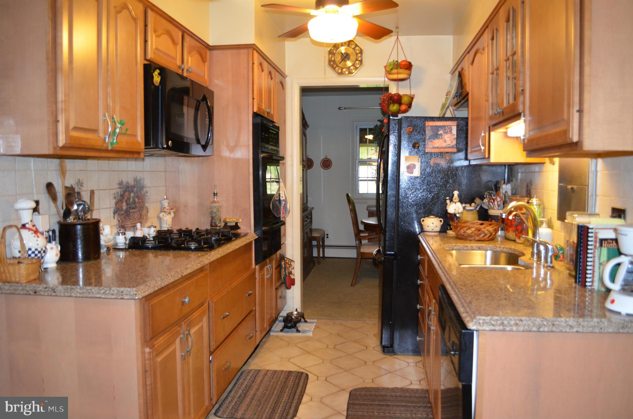 11430 Mapleview Drive Silver Spring, MD 20902 - Photo 17 of 30 Kitchen