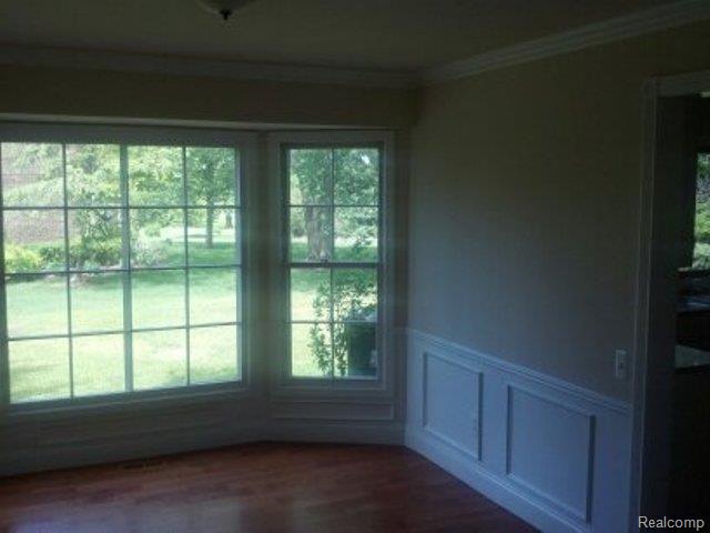 1320 Chestnut Lane Rochester, MI 48309 - Photo 3 of 13 LIVING ROOM II