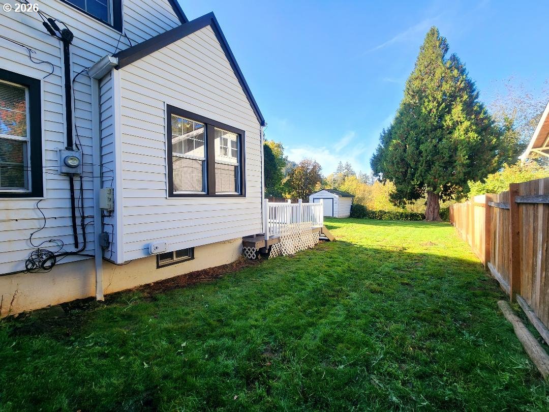 415 Southeast Roberts Avenue Gresham, OR 97080 - Photo 13 of 31