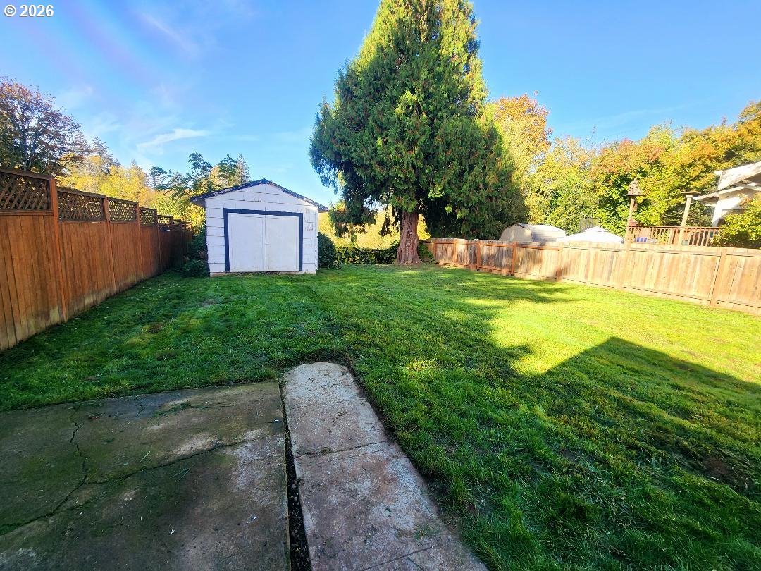 415 Southeast Roberts Avenue Gresham, OR 97080 - Photo 2 of 31