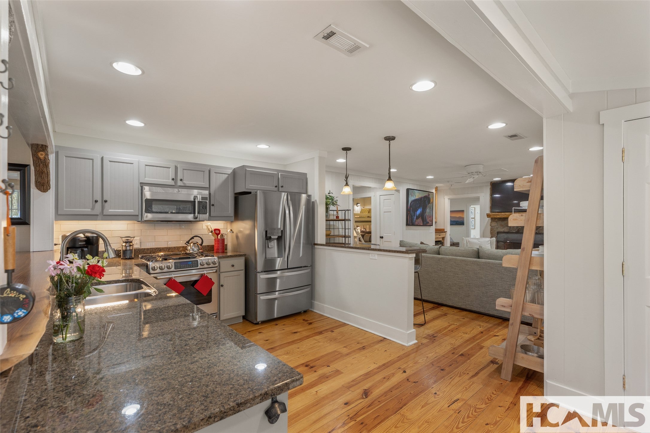 464 Franklin Road Highlands, NC 28741 - Photo 16 of 47 Kitchen