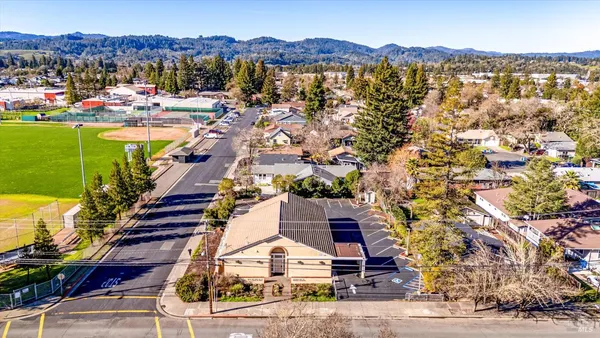 $895,000 | 1105 University Avenue, Healdsburg, CA 95448