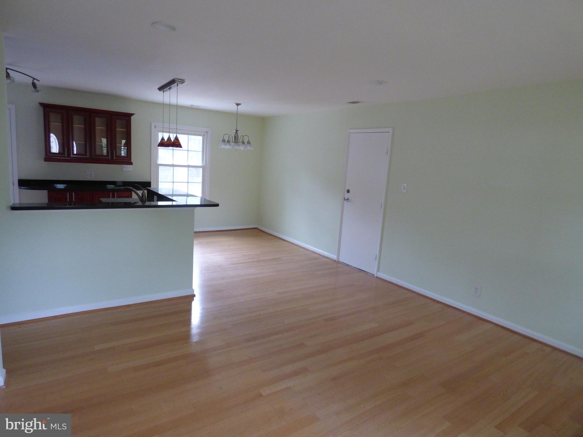 102 West Poplar Road Sterling, VA 20164 - Photo 4 of 20 Interior (General)