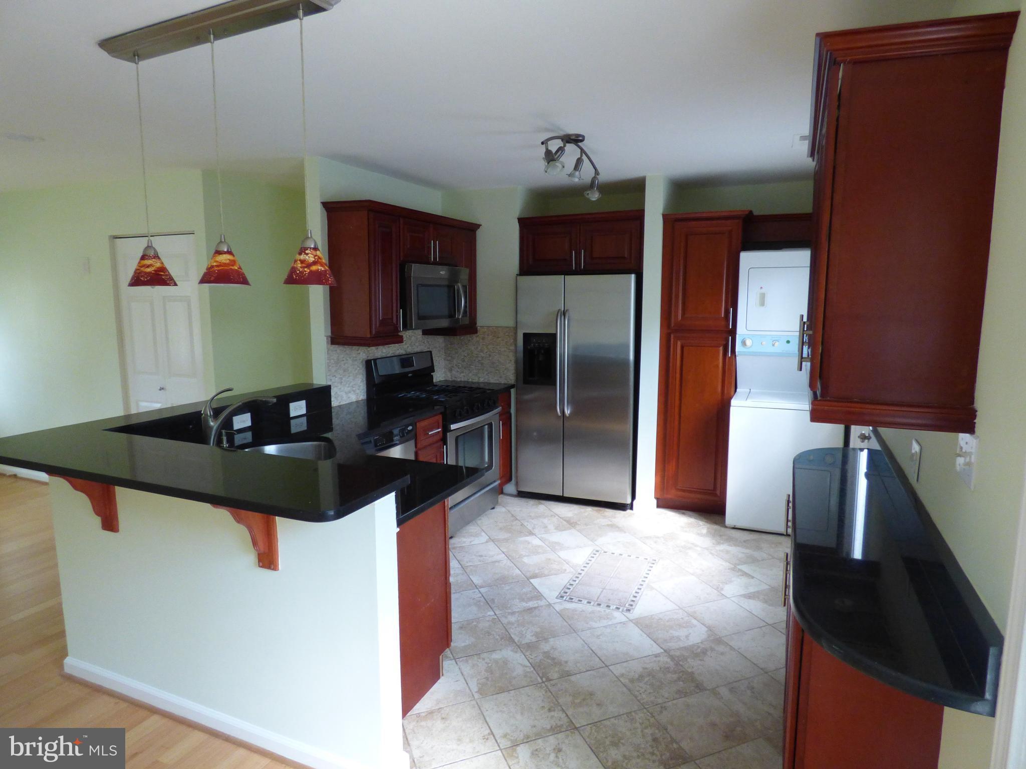 102 West Poplar Road Sterling, VA 20164 - Photo 8 of 20 Kitchen