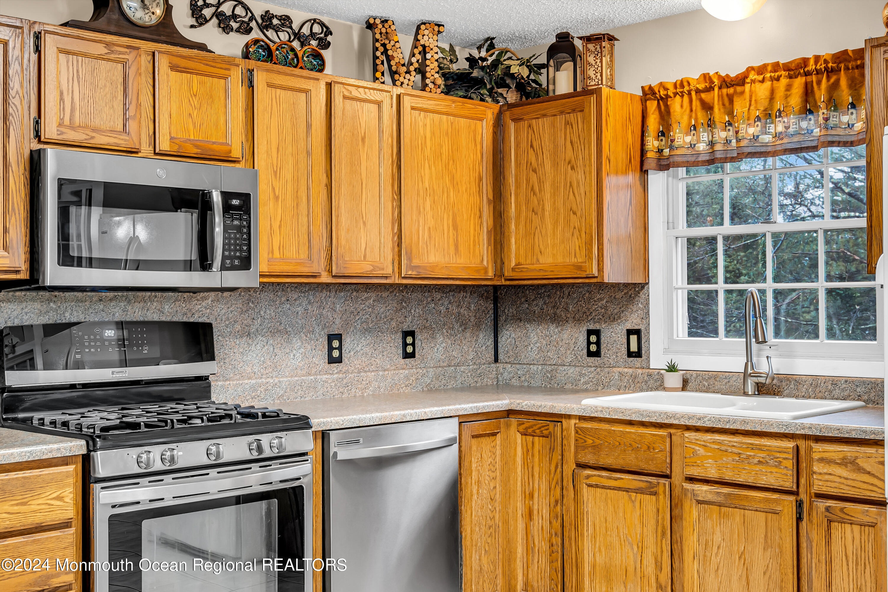 2 Hickory Hill Road Jackson, NJ 08527 - Photo 13 of 58 021_dsc01076