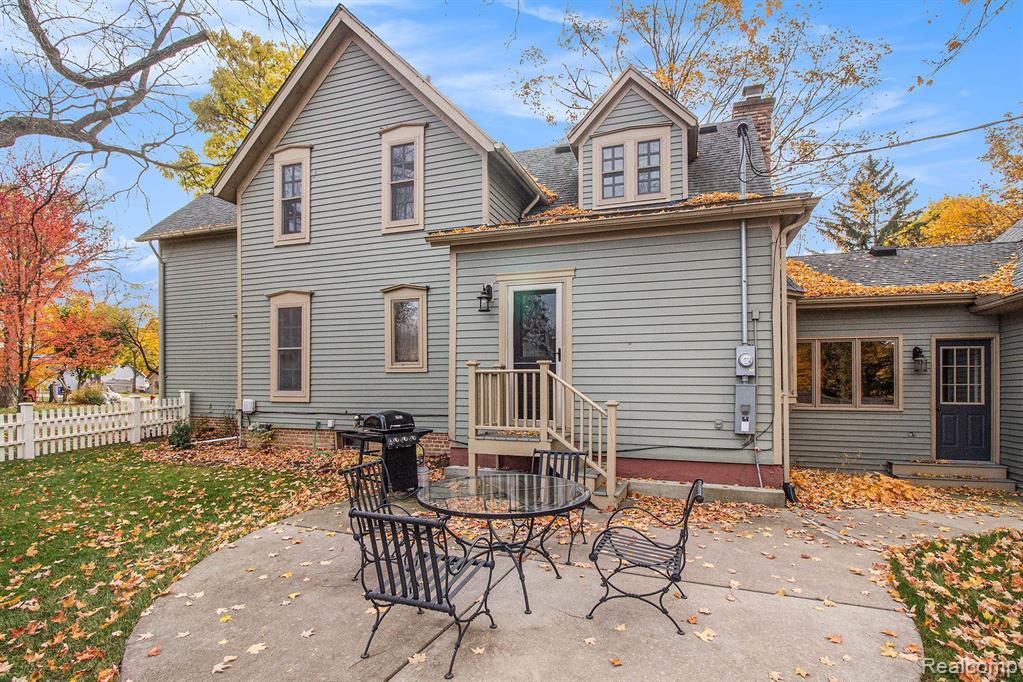 122 Summit Howell, MI 48843 - Photo 11 of 40 Gallery Image 11