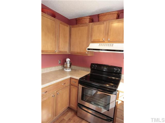2206 Huntington Road Burlington, NC 27215 - Photo 5 of 15 Kitchen