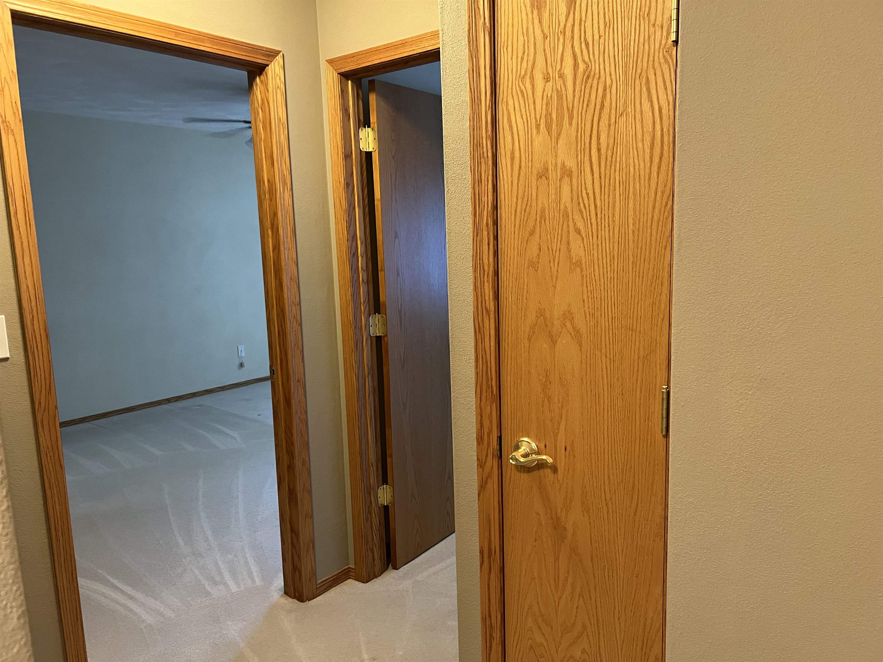 1917 Comanche Court Freeport, IL 61032 - Photo 14 of 25 a view of a bathroom