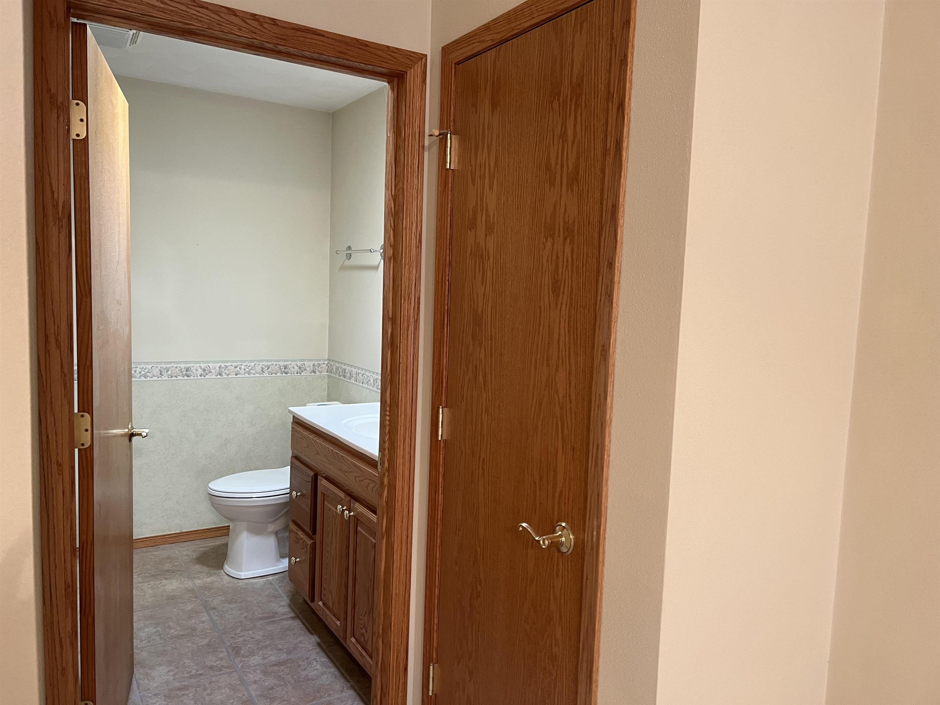 1917 Comanche Court Freeport, IL 61032 - Photo 19 of 25 a bathroom with a toilet