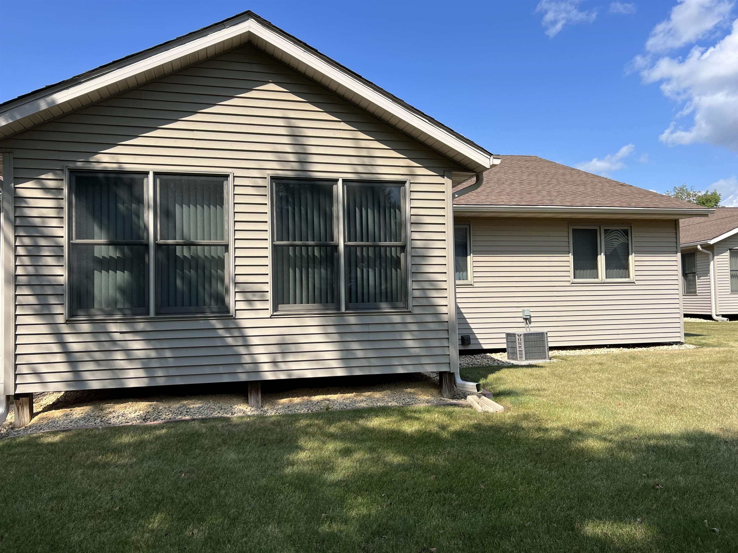 1917 Comanche Court Freeport, IL 61032 - Photo 3 of 25 a front view of a house with a yard