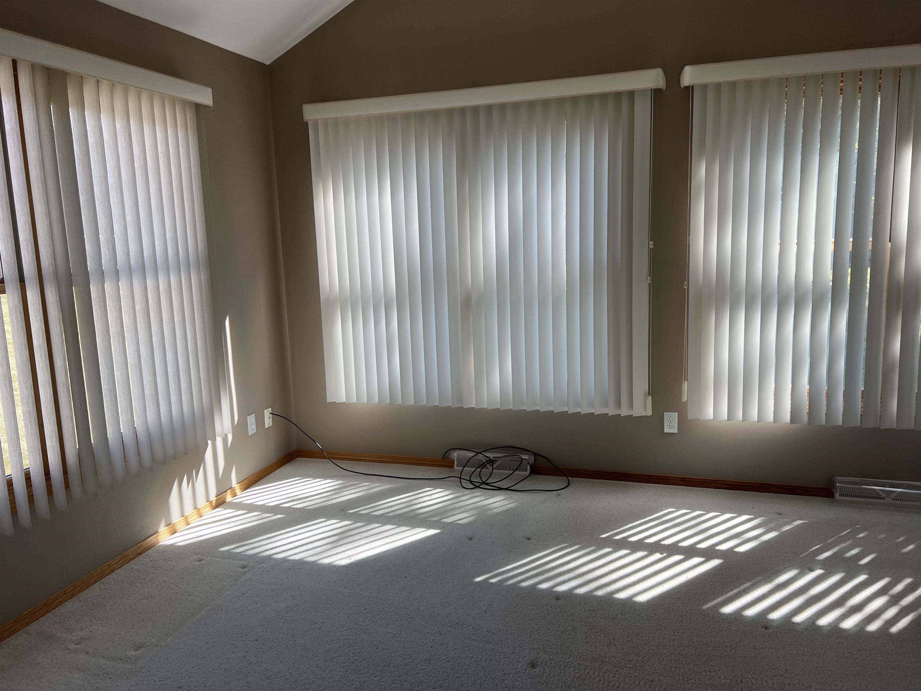 1917 Comanche Court Freeport, IL 61032 - Photo 9 of 25 a view of an empty room and window