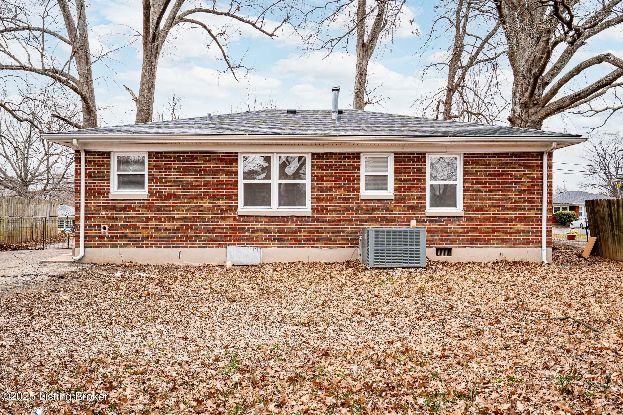 5252 Maryman Road Louisville, KY 40258 - Photo 37 of 46 5252 Maryman Dr-10