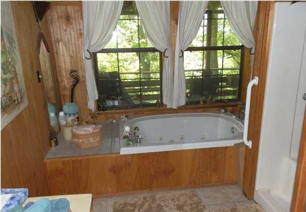 1233 Knotty Pine Road Dunlap, TN 37327 - Photo 10 of 28 jetted tub