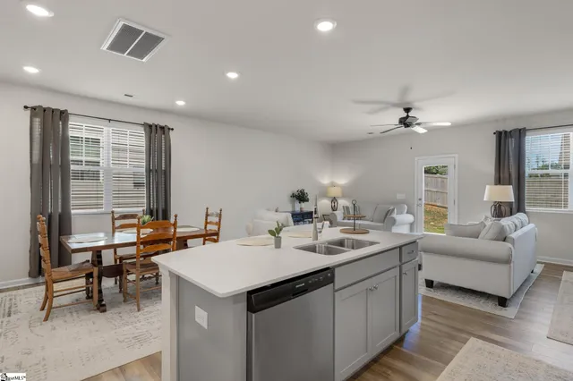 $250,000 | 432 Bee Cv Way, Pendleton, SC 29670