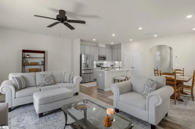 $250,000 | 432 Bee Cv Way, Pendleton, SC 29670